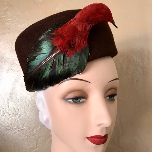 STUNNING 1940s BROWN FELT TOQUE WITH FEATHER BIRD TRIM main image 4